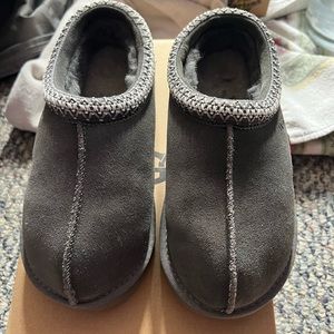 UGG Tasmans - Charcoal